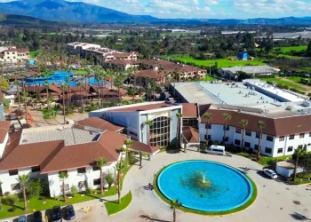 Tragedia en Guanaqueros: un turista falleció tras descompensarse en un reconocido resort chileno