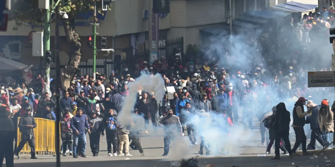 Crisis en Bolivia: el Congreso autorizó la intervención de las Fuerzas Armadas ante el colapso por los bloqueos