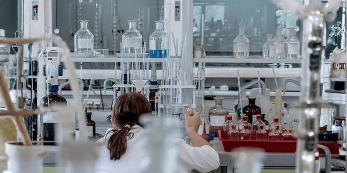 Inversión histórica: laboratorios internacionales desembolsarán USD 8.000 millones en Argentina bajo el RIGI