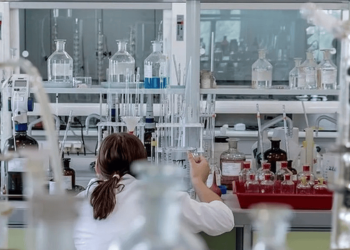 Inversión histórica: laboratorios internacionales desembolsarán USD 8.000 millones en Argentina bajo el RIGI