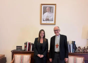 Sandra Pettovello expuso la gestión social ante el Vaticano y presentó el informe “Museo de la Corrupción”