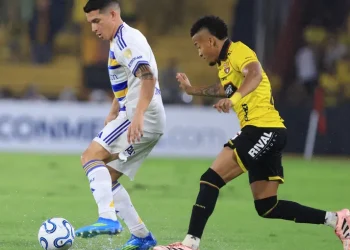 Boca tropezó en el barro de Guayaquil y puso en riesgo su futuro en la Copa
