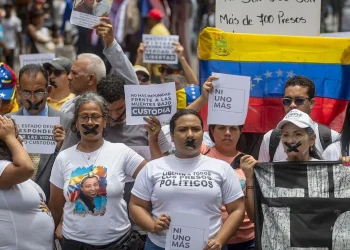 Doble castigo en Venezuela: el chavismo no solo encierra a los presos políticos, ahora también les roba sus casas y bienes