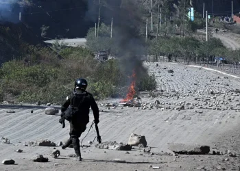 Máxima tensión en Bolivia: duros enfrentamientos entre la Policía y manifestantes cercan el Palacio de Gobierno