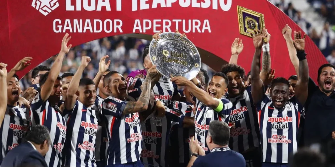 Título soñado: El sanjuanino Alan Cantero gritó campeón en Perú junto a Paolo Guerrero y dos famosos exBoca