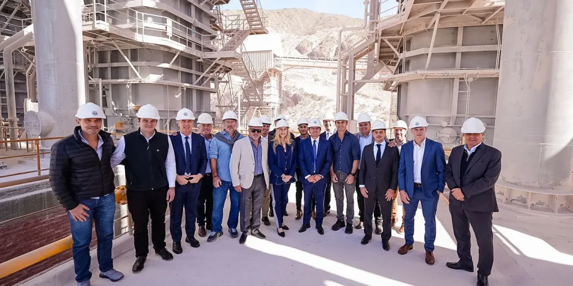 Karina Milei recorrió una calera en Sarmiento: Innovación y sustentabilidad en el Día de la Minería