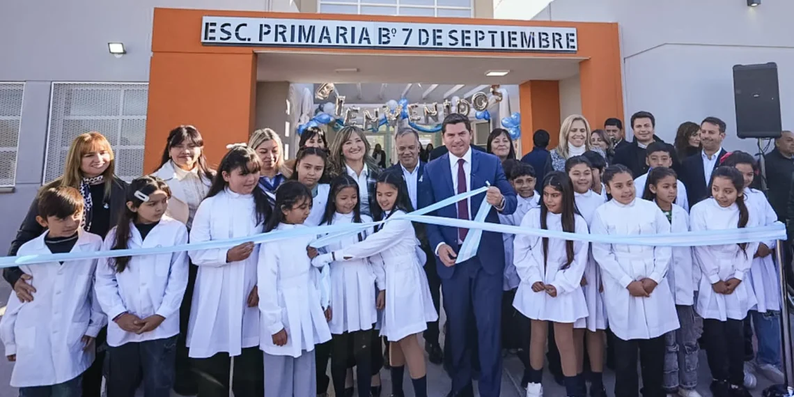 Nuevas obras escolares en Chimbas: Orrego inauguró una escuela primaria y un ENI con fondos provinciales