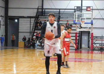 Acción y emoción en el Torneo Apertura Eric Sánchez: se completó una vibrante jornada de básquetbol local
