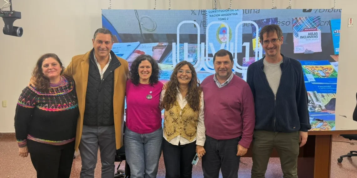 Cultura itinerante en San Juan: el Bibliomóvil de la Biblioteca del Congreso desembarcó con talleres, muestras y un concurso nacional