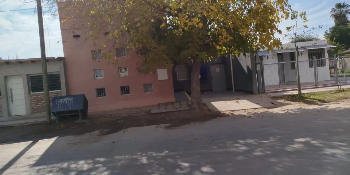 Desbaratan una fiesta clandestina en Caucete: simularon un cumpleaños de 15 para venderle alcohol a 100 menores