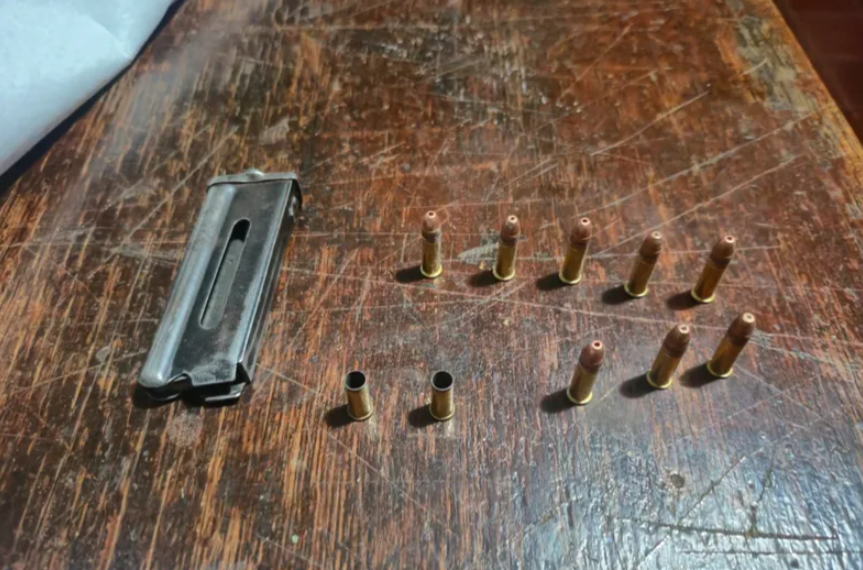 Detienen a un hombre en Ullum por llevar un rifle sin papeles junto a su familia