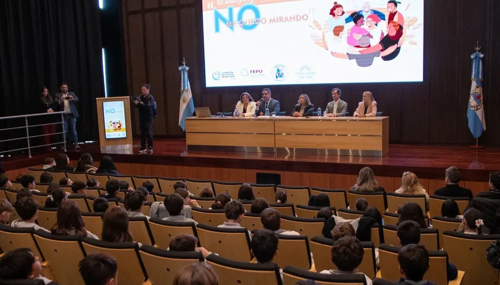 Compromiso escolar: lanzan una fuerte campaña contra el bullying que llegará a más de 40 establecimientos