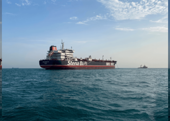 Tensión global en el Estrecho de Ormuz: Atacaron un buque con tripulación china y crece la preocupación marítima