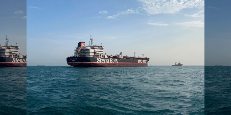 Tensión global en el Estrecho de Ormuz: Atacaron un buque con tripulación china y crece la preocupación marítima