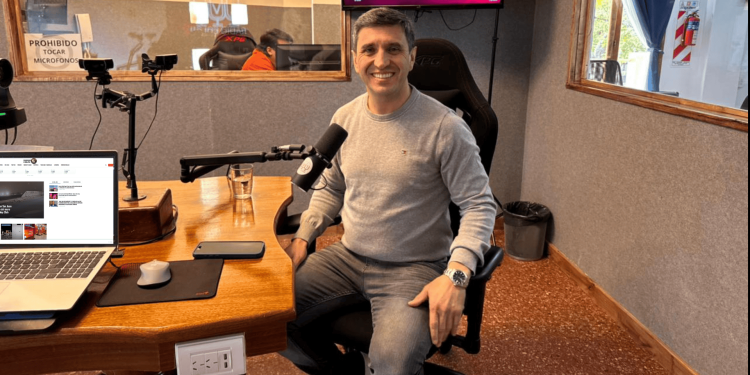 Cristian Andino rompe el silencio en «Data Fina»: Respaldo total a Uñac