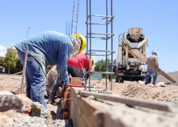 Repunte económico: Industria y construcción crecieron con fuerza en marzo