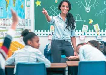 Este sábado cobran más de 400 docentes sanjuaninos por cajero automático
