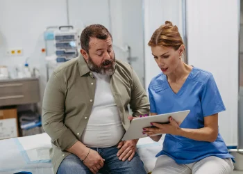 Retatrutida: el fármaco de «triple acción» que alcanza pérdidas de peso quirúrgicas y redefine el techo de la medicina