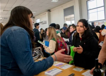 La Feria Educativa de la UNSJ abrió sus puertas con una oferta de 62 carreras en el CUIM