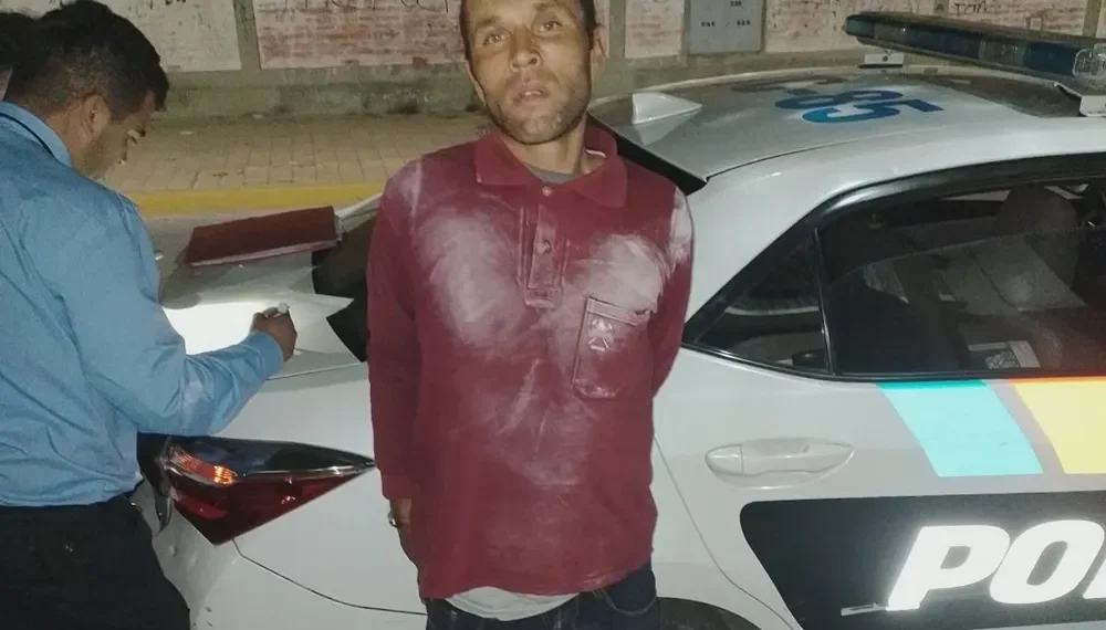 Inseguridad en pleno centro: atacó a un jubilado en un cajero de Tribunales y cayó tras una persecución