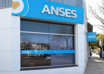 Guía completa para jubilados de ANSES: de cuánto es el aguinaldo de junio, cómo calcularlo y el calendario de cobro
