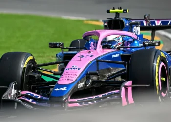 Tensión en la pista: Colapinto apuntó contra Verstappen tras un toque que lo relegó en carrera