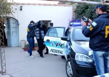 Tensión en Tribunales: el empresario Julio Cálivar compareció bajo un fuerte operativo de seguridad