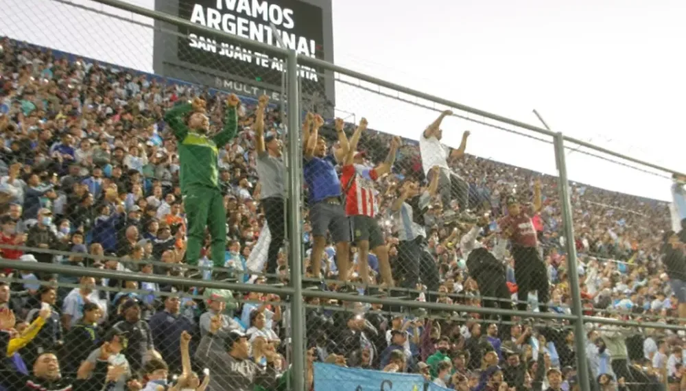 «El que no cumple con sus hijos, afuera»: el Gobierno restringió el ingreso a las canchas para deudores alimentarios