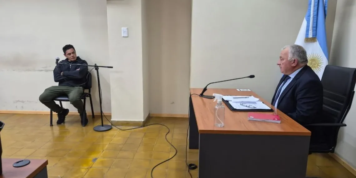 El exempleado de una concesionaria local evitó el juicio con una probación