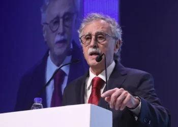 El ministro Mario Lugones acordó con las provincias un plan para construir un «sistema sanitario federal»
