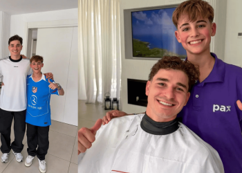 El sueño de Gael: El pequeño barbero que llegó a Madrid para cortarle el pelo a Julián Álvarez