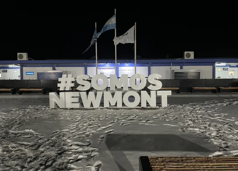 Oro y futuro en Santa Cruz: Newmont invierte US$800 millones en Cerro Negro y lanza su semillero de talentos
