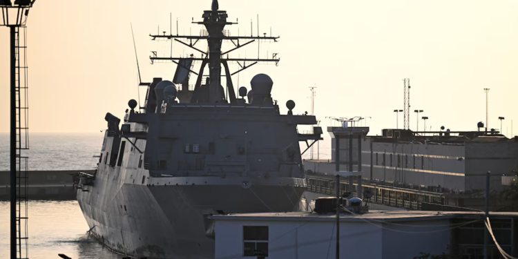 EE.UU. eleva a USD 300 millones la ayuda humanitaria para Venezuela y despliega marines en el puerto de La Guaira