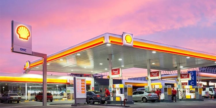 Cambio de manos en el mercado energético: vendieron la red de estaciones Shell en Argentina por US$1.420 millones