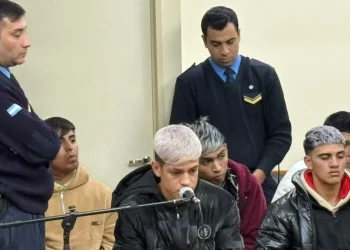 Desarticularon a la banda de la Amarok gris tras cometer millonarios robos «piraña» en comercios de la Avenida 25 de Mayo