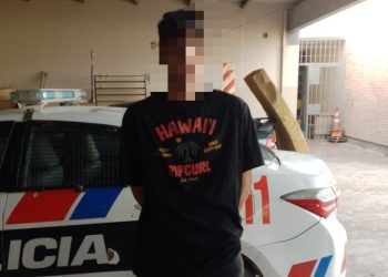 Detuvieron a un joven en La Bebida acusado de robarle el celular a su propia pareja