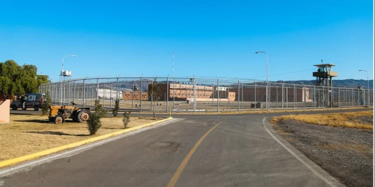 Guerra a los celulares en el Penal de Chimbas: ya hacen pruebas de campo para anular las señales inalámbricas
