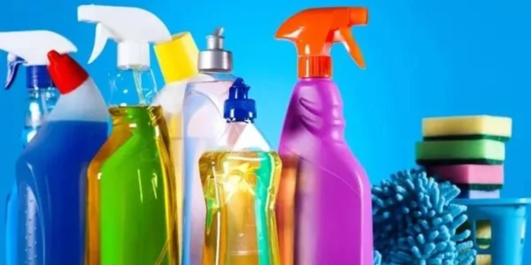 Alerta sanitaria: ANMAT prohibió la comercialización de marcas de maquillaje infantil y productos de limpieza