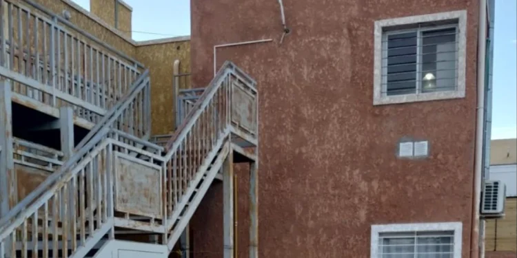 Tragedia en Rivadavia: murió el hombre que cayó de una escalera mientras reparaba un aire acondicionado