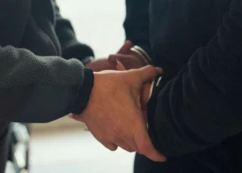 Brutal agresión en Capital: golpeó fuertemente a su pareja, le provocó una doble fractura y quedó detenido