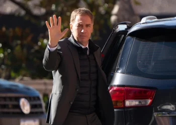 Diego Santilli asume como jefe de Gabinete: juramento con Milei y fin del ciclo de Manuel Adorni