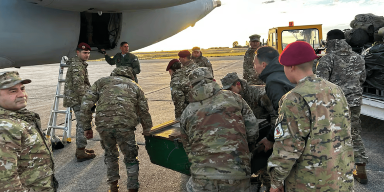 Misión de emergencia: Partió el avión argentino con asistencia humanitaria y personal militar hacia Venezuela