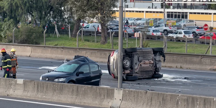 Tragedia en la Panamericana: chocaron de atrás a un auto detenido por una falla y murió una nena de dos años