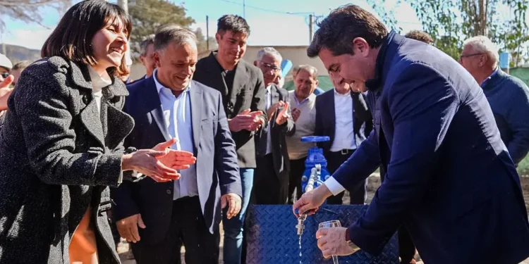 En el aniversario de Jáchal, Orrego inauguró obras clave para la seguridad, el agua potable, la salud y la conectividad