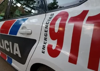 Violencia extrema en el barrio Cabot: tiroteo, una mujer herida y ataque con bomba molotov