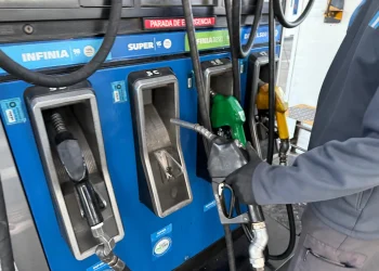 Combustibles estables: las razones por las que la caída del petróleo no abaratará la nafta en San Juan