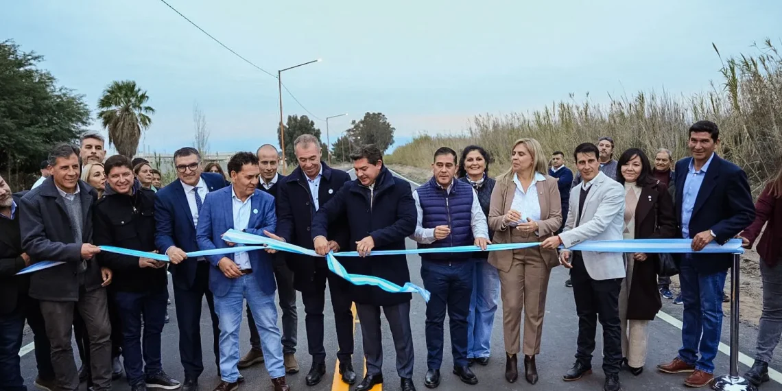 Orrego inauguró una repavimentación clave para Angaco y San Martín y anunció nuevos asfaltos