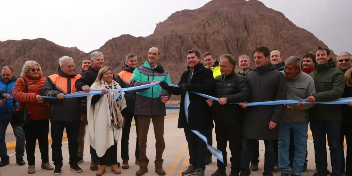 Calingasta: Orrego y autoridades de Glencore inauguraron dos puentes para potenciar el desarrollo productivo