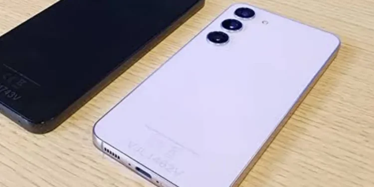 Detuvieron en Rawson a un joven que le arrebató el celular a una mujer en la parada de colectivo