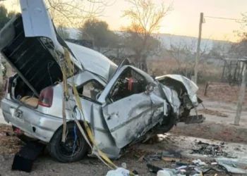 Violento vuelco en Caucete: cinco personas quedaron atrapadas y debieron ser rescatadas por Bomberos